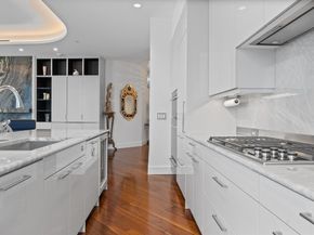 1 Dalton St 2703, Boston MA 02116