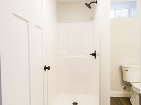 8 Foster Rd, West Brookfield MA 01585
