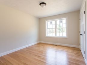 8 Foster Rd, West Brookfield MA 01585