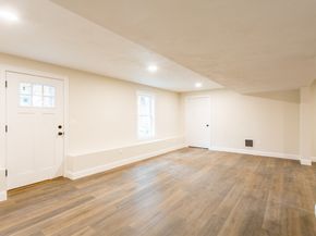 8 Foster Rd, West Brookfield MA 01585