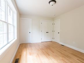 8 Foster Rd, West Brookfield MA 01585