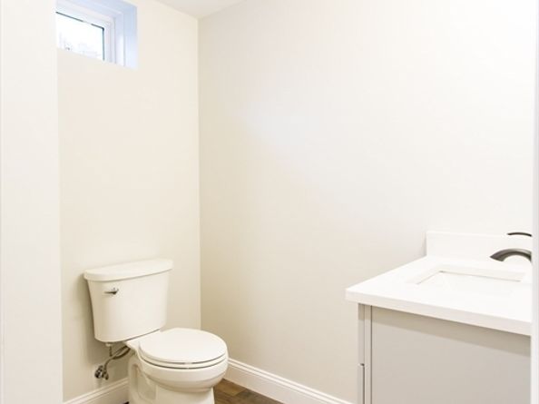 8 Foster Rd, West Brookfield MA 01585
