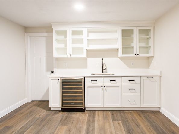 8 Foster Rd, West Brookfield MA 01585