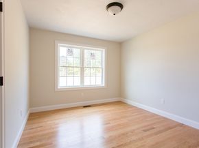 8 Foster Rd, West Brookfield MA 01585