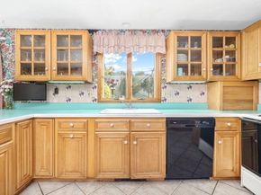 43 Flint Locke Dr, Weymouth MA 02189