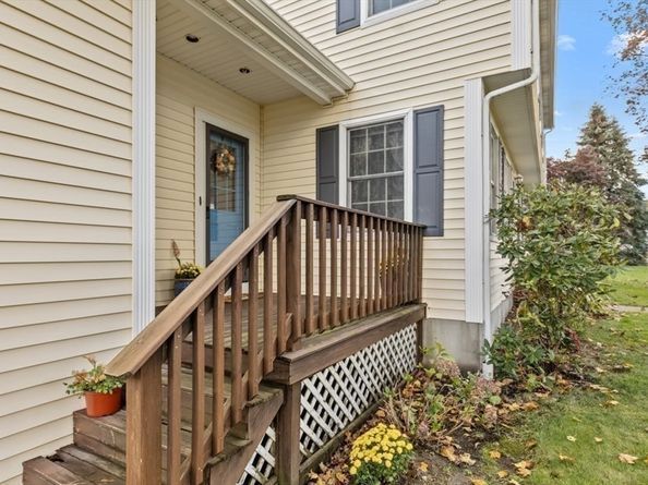 43 Flint Locke Dr, Weymouth MA 02189
