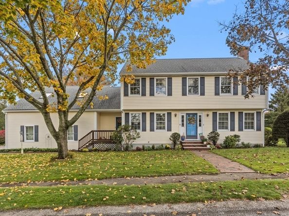 43 Flint Locke Dr, Weymouth MA 02189