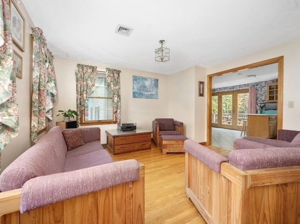43 Flint Locke Dr, Weymouth MA 02189
