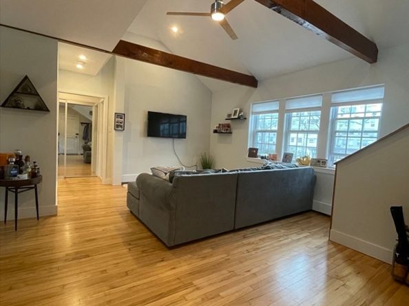 11 Hammond Pond Pkwy 3, Newton MA 02467