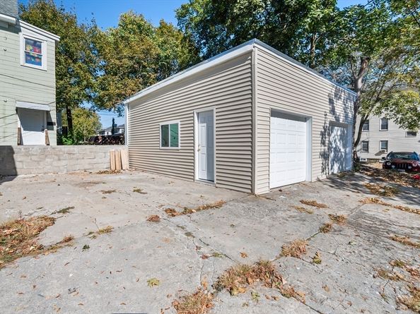 55 Mendon St, Worcester MA 01604