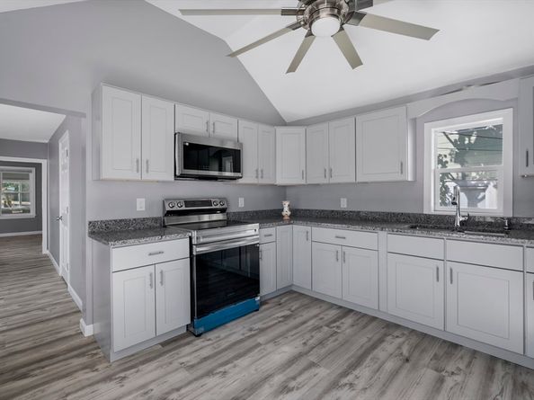 55 Mendon St, Worcester MA 01604
