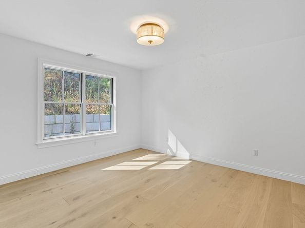 161 Bridge Street, Hamilton MA 01982