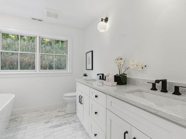 161 Bridge Street, Hamilton MA 01982