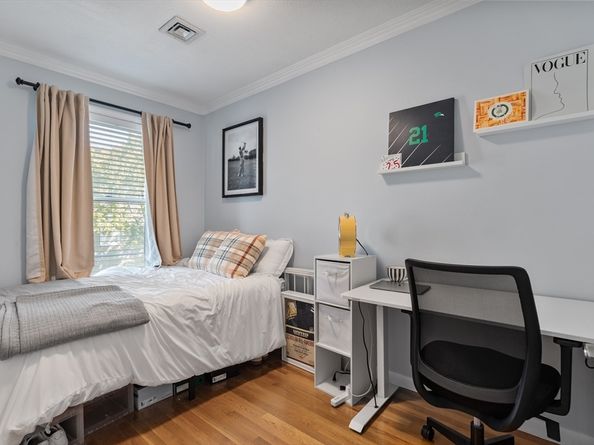 843 E 2nd St 2, Boston MA 02127