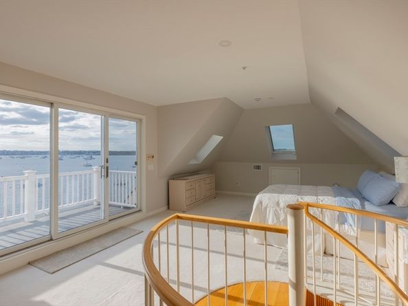 89 Naugus Ave, Marblehead MA 01945