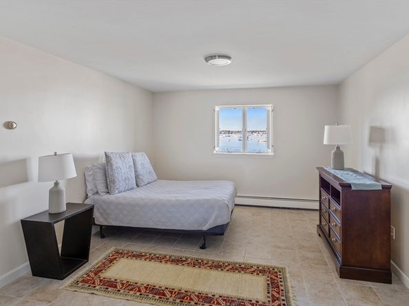 89 Naugus Ave, Marblehead MA 01945
