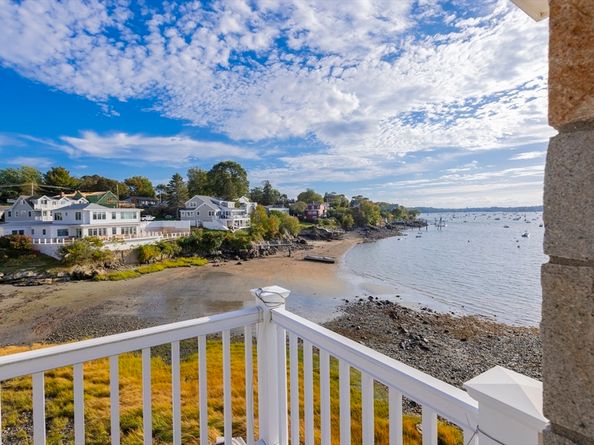 89 Naugus Ave, Marblehead MA 01945