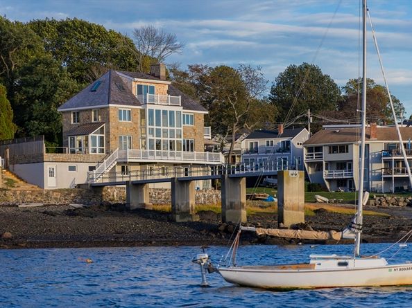 89 Naugus Ave, Marblehead MA 01945
