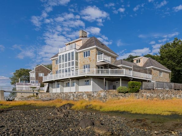 89 Naugus Ave, Marblehead MA 01945