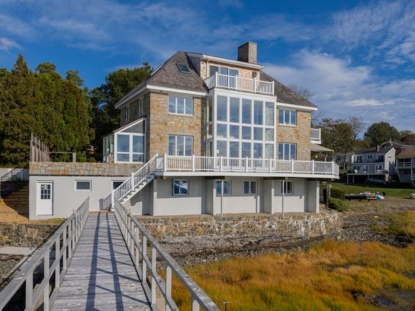 89 Naugus Ave, Marblehead MA 01945