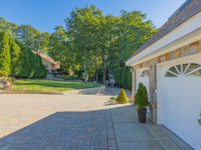 89 Naugus Ave, Marblehead MA 01945