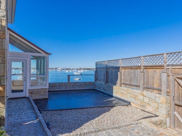 89 Naugus Ave, Marblehead MA 01945