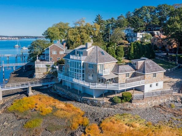 89 Naugus Ave, Marblehead MA 01945