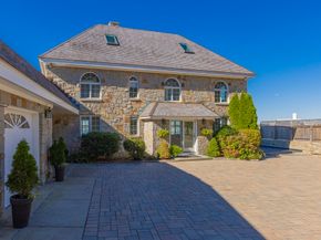 89 Naugus Ave, Marblehead MA 01945
