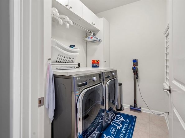 14 Iris Ct 14, Canton MA 02021
