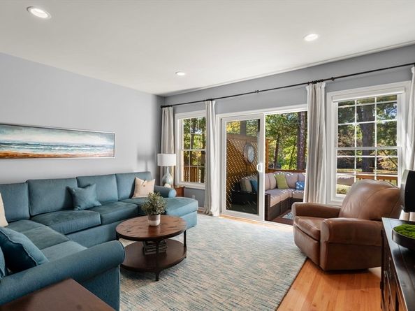14 Iris Ct 14, Canton MA 02021