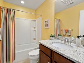 14 Iris Ct 14, Canton MA 02021