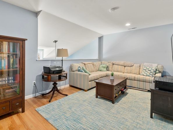 14 Iris Ct 14, Canton MA 02021