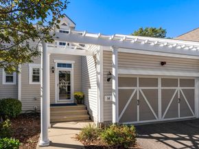 14 Iris Ct 14, Canton MA 02021