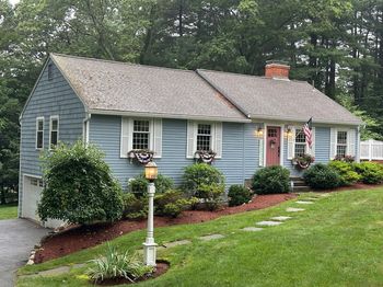 39 Woodbury Rd