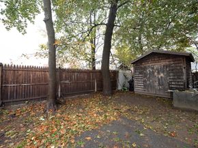 39 Laurel St, Leominster MA 01453