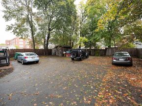 39 Laurel St, Leominster MA 01453