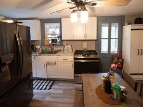 39 Laurel St, Leominster MA 01453