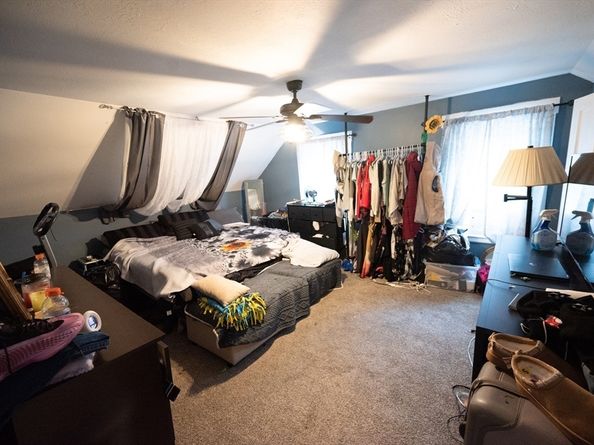 39 Laurel St, Leominster MA 01453