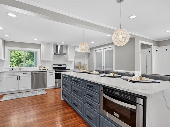 63 Outlook, Billerica MA 01862