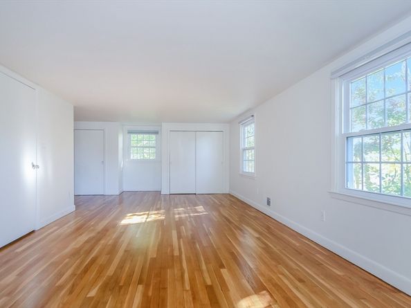 11 Captains Ln, Mattapoisett MA 02739