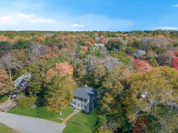 11 Captains Ln, Mattapoisett MA 02739
