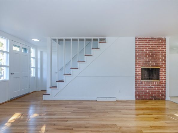 11 Captains Ln, Mattapoisett MA 02739
