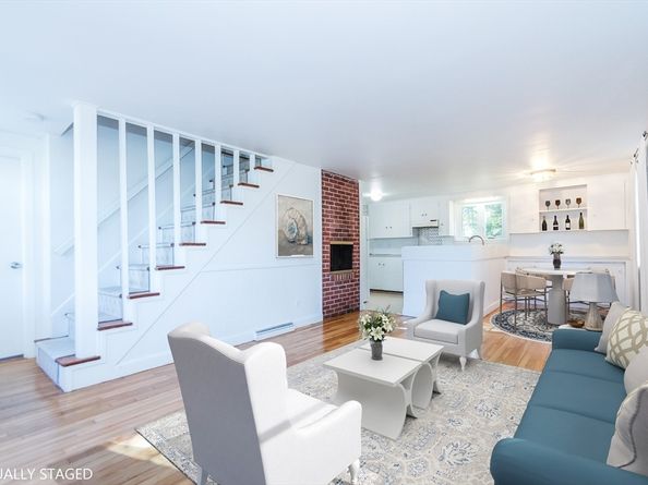 11 Captains Ln, Mattapoisett MA 02739
