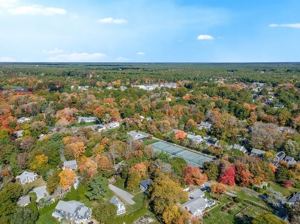 11 Captains Ln, Mattapoisett MA 02739