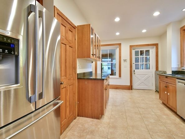 141 Beacon St, Boston MA 02136
