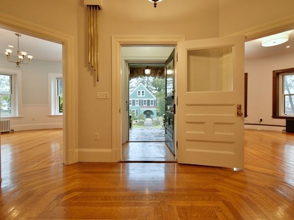 141 Beacon St, Boston MA 02136