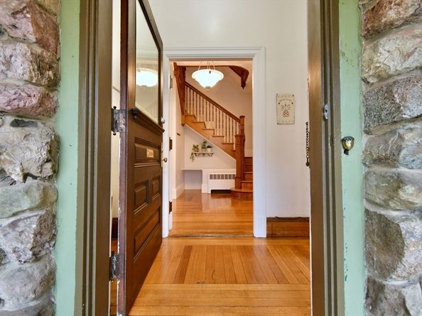 141 Beacon St, Boston MA 02136