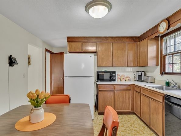 42 Grapevine Avenue, Lexington MA 02421