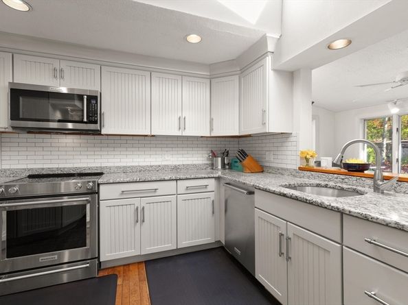 109 Riverview Rd, Gloucester MA 01930