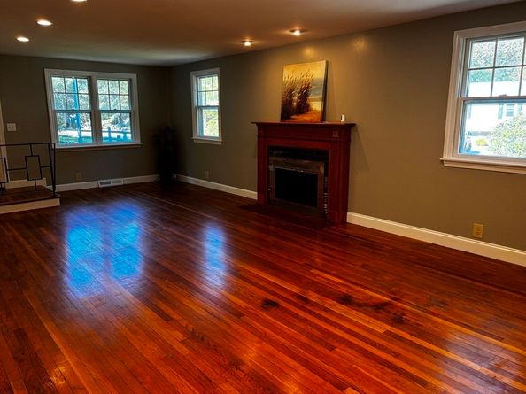 34 Montclair Ave, Pembroke MA 02359